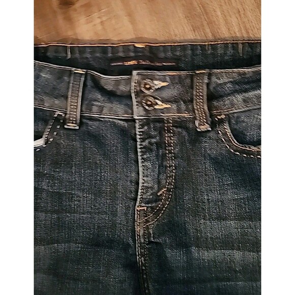 Levis Womens Jean Shorts Slender Bootcut 526 Size 8 Medium Wash Denim - Picture 3 of 10